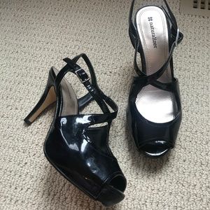 Naturalizer Black Strappy Sandal Heels